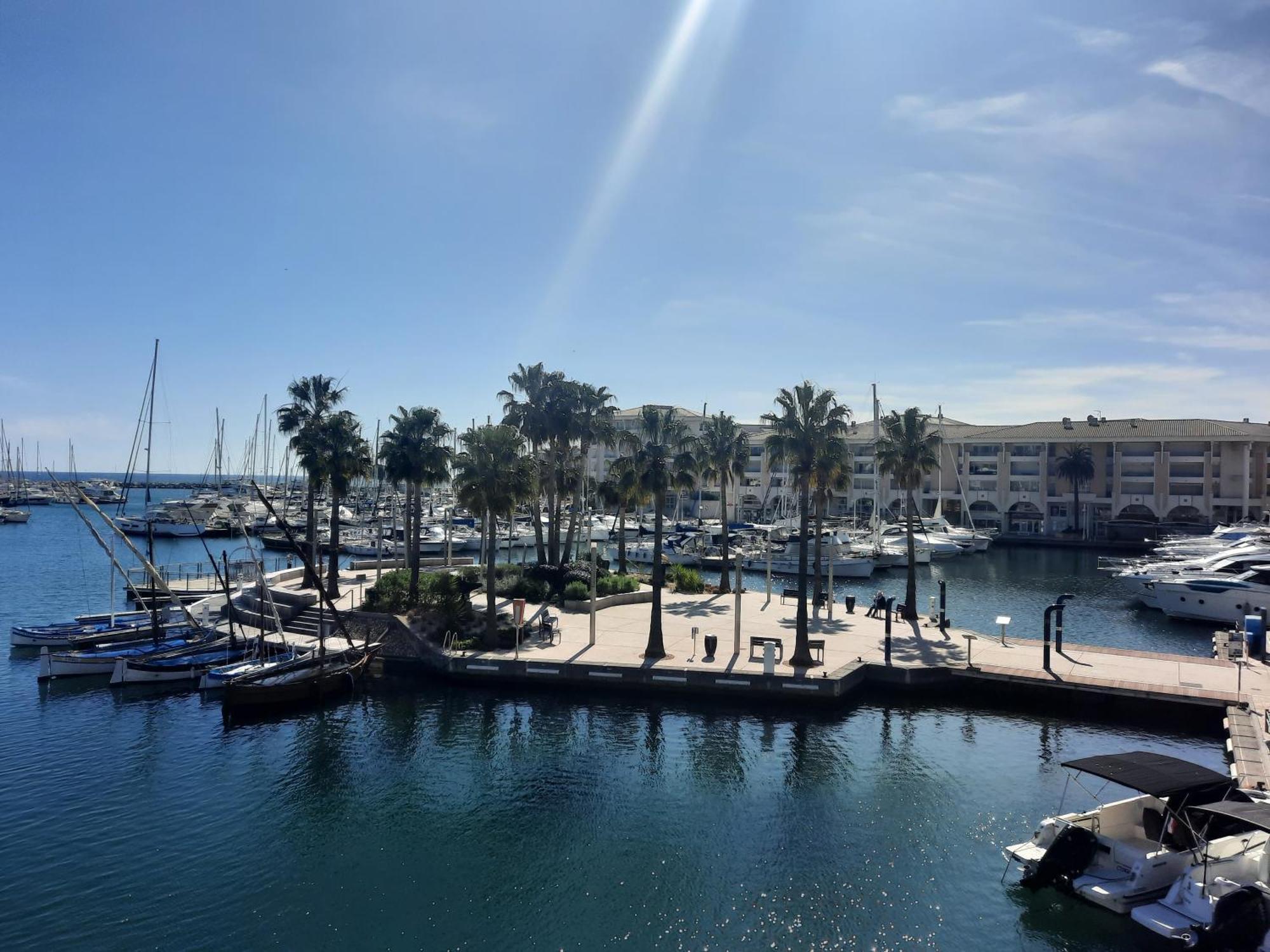 Appartamento Coeur Marina Climatise Terrasse Parking Fréjus Esterno foto